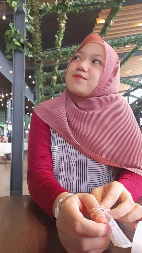 LILIN KECIL YANG HAMPIR PADAM